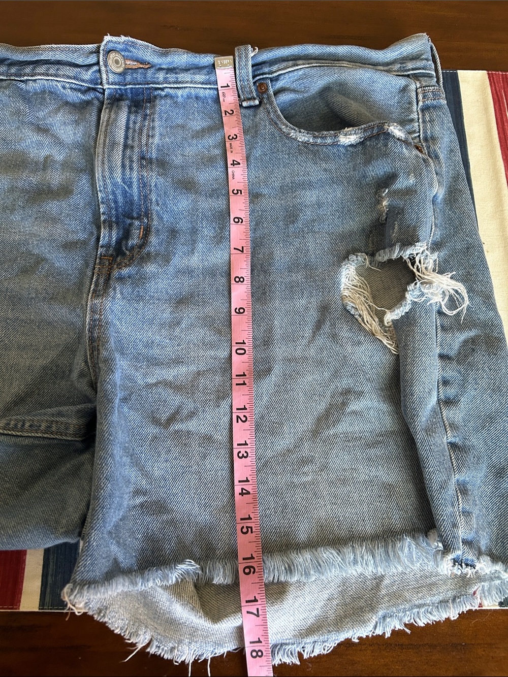 Old navy Distressed High-Rise Denim Shorts - Light Blue sz18 - Picture 9 of 10